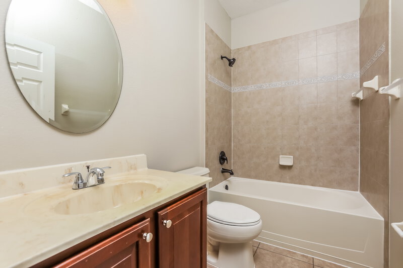 2,390/Mo, 5776 Quinton Way Mount Dora, FL 32757 Bathroom View