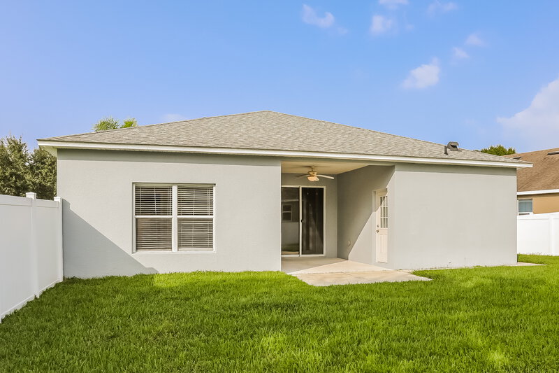 2,390/Mo, 5776 Quinton Way Mount Dora, FL 32757 Rear View