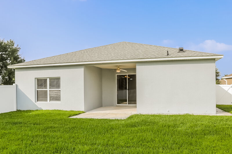 2,390/Mo, 5776 Quinton Way Mount Dora, FL 32757 Rear View 2