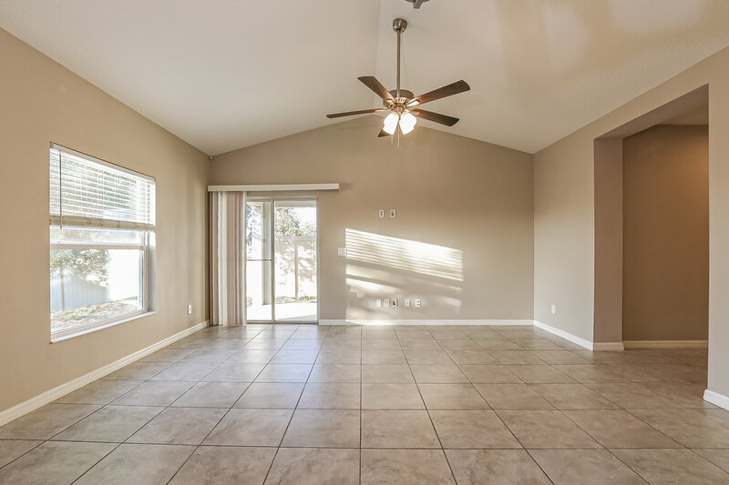 2,020/Mo, 9808 Kinmore Dr Groveland, FL 34736 Living Room View