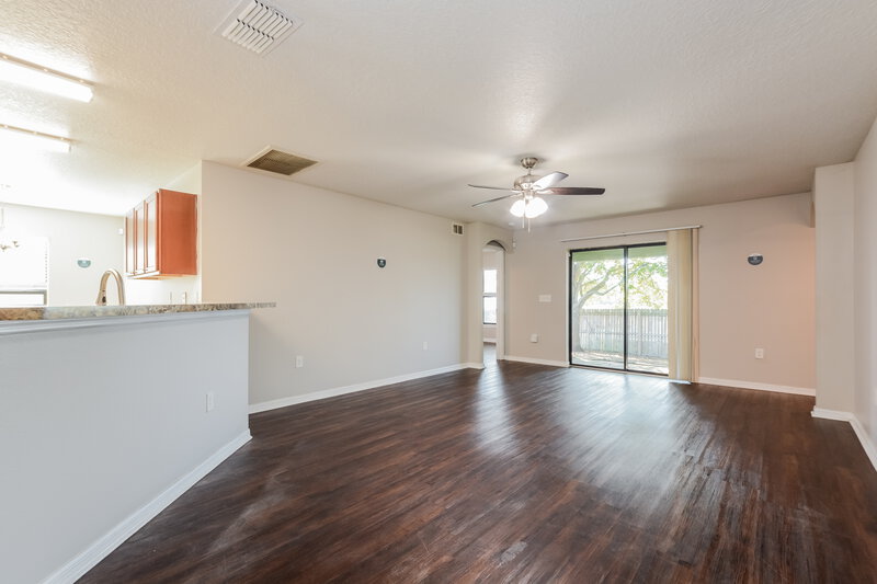 2,690/Mo, 2404 Bexley Dr Tavares, FL 32778 Living Room View