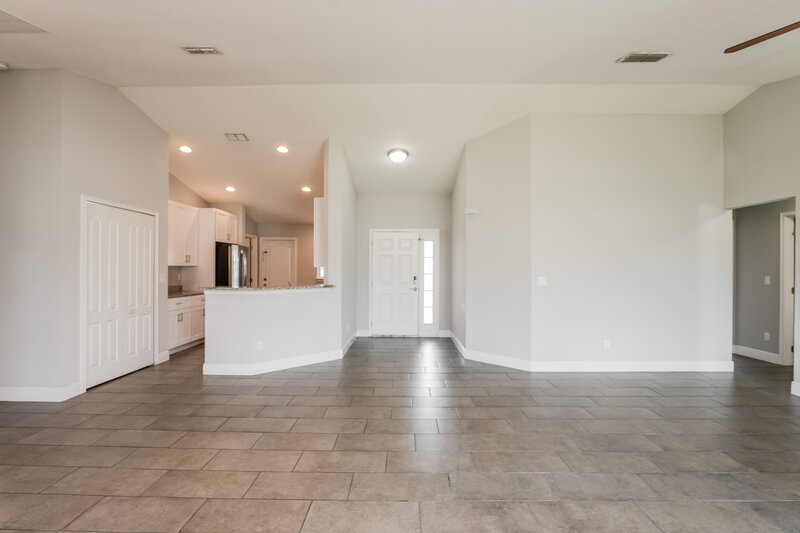 2,400/Mo, 433 Bloomfield Dr Kissimmee, FL 34758 Living Room View