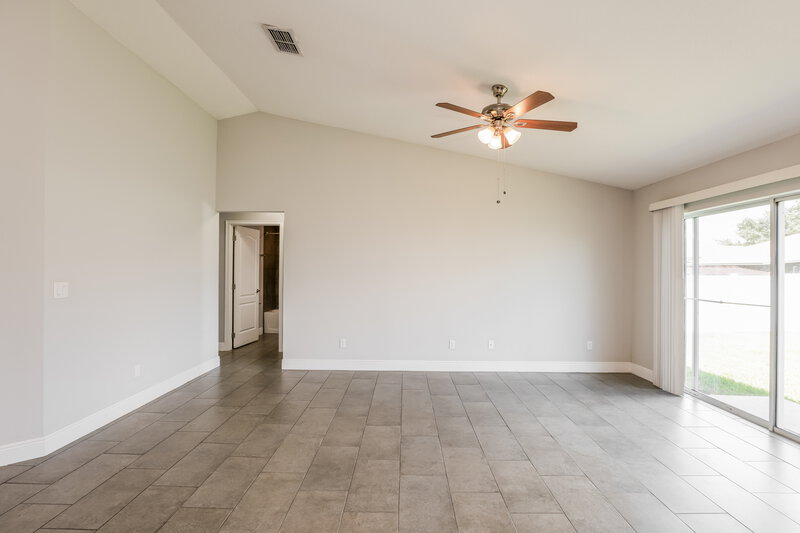 2,400/Mo, 433 Bloomfield Dr Kissimmee, FL 34758 Dining Room View