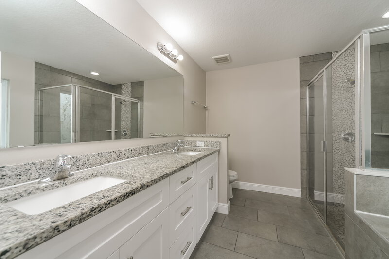 1,920/Mo, 105 Pompei Dr Kissimmee, FL 34758 Main Bathroom View