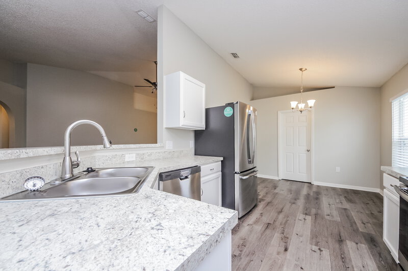 3,110/Mo, 1536 Herring Ln Clermont, FL 34714 Kitchen View
