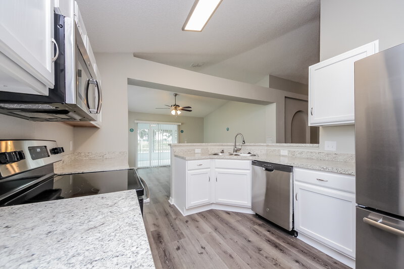 3,110/Mo, 1536 Herring Ln Clermont, FL 34714 Kitchen View 2