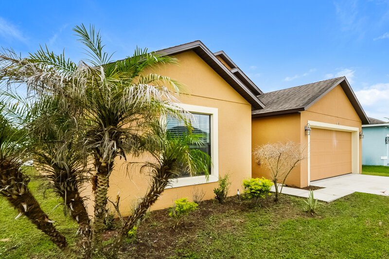 2,070/Mo, 1000 Mardi Gras Drive Kissimmee, FL 34759 Front View