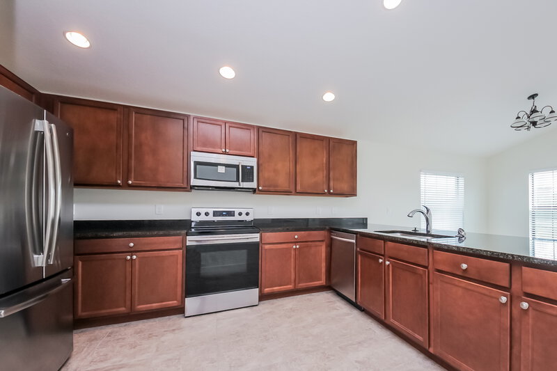 2,005/Mo, 1000 Mardi Gras Drive Kissimmee, FL 34759 Kitchen View