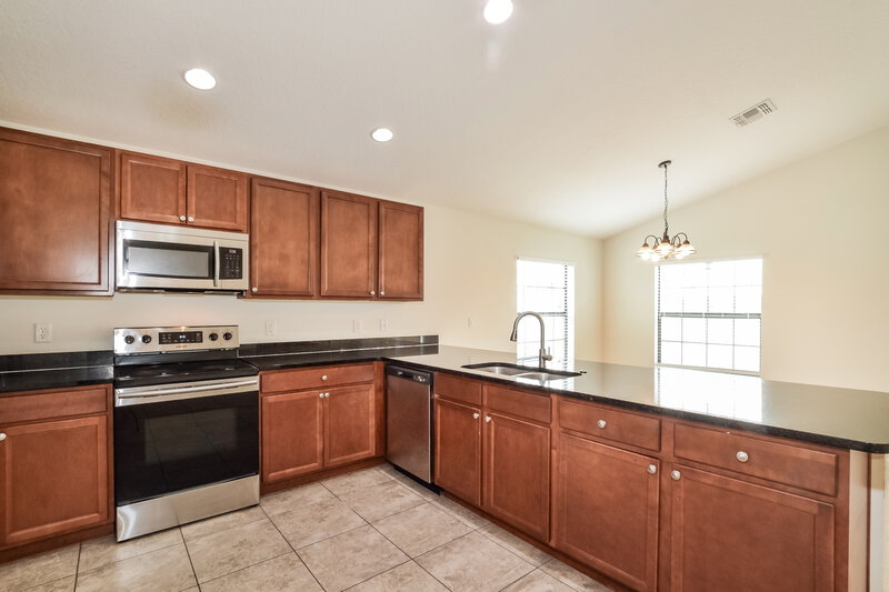 2,070/Mo, 1000 Mardi Gras Drive Kissimmee, FL 34759 Kitchen View