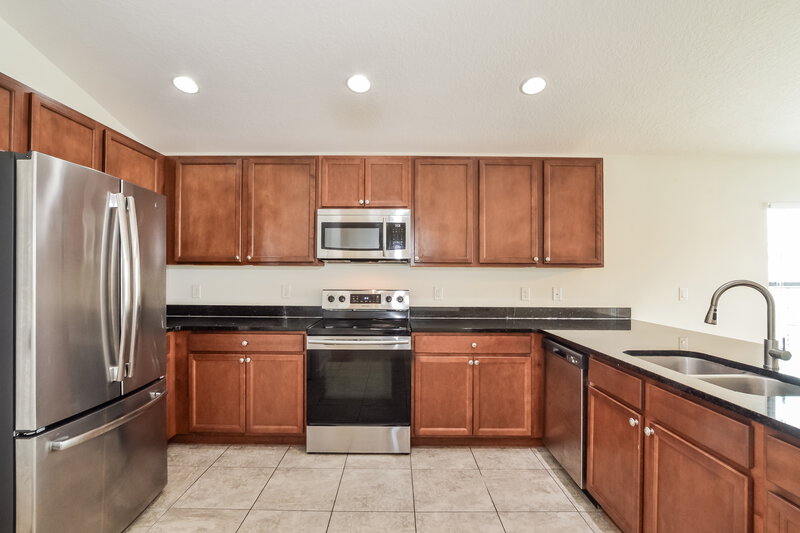 2,070/Mo, 1000 Mardi Gras Drive Kissimmee, FL 34759 Kitchen View 2