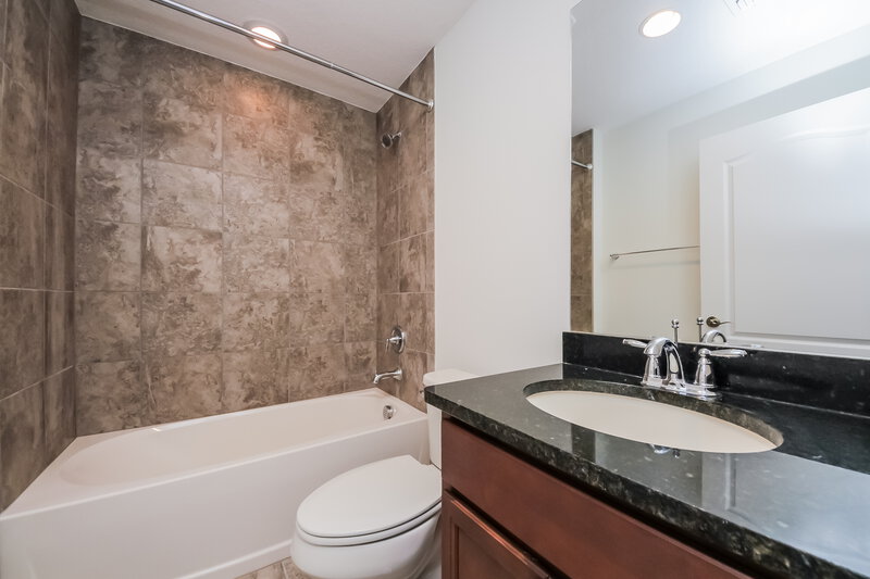 2,005/Mo, 1000 Mardi Gras Drive Kissimmee, FL 34759 Bathroom View
