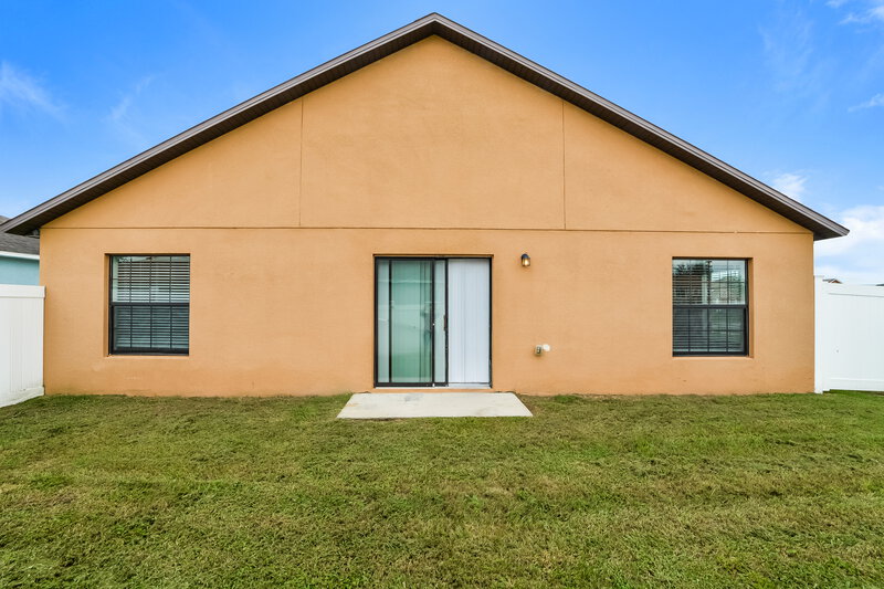 2,070/Mo, 1000 Mardi Gras Drive Kissimmee, FL 34759 Rear View