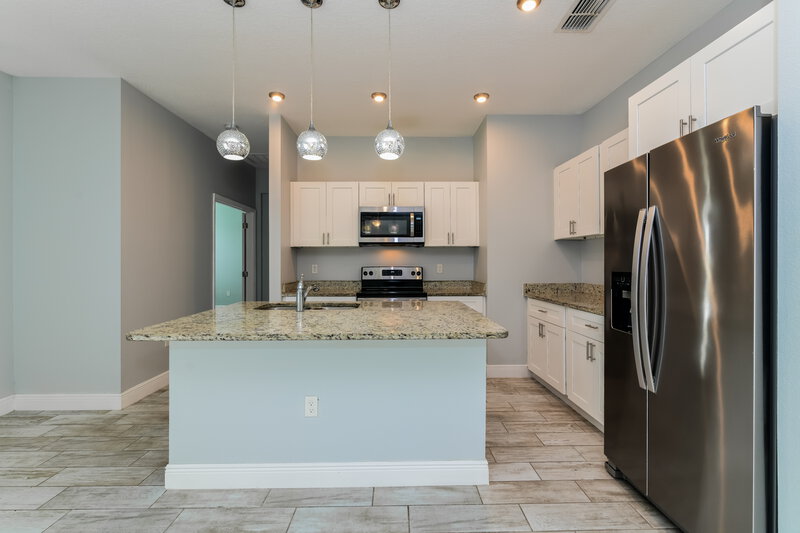 2,940/Mo, 822 Carrousel Lane Kissimmee, FL 34759 Kitchen View 2
