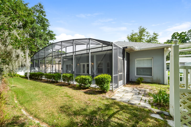 2,500/Mo, 1605 Shadowood Ct Apopka, FL 32712 Rear View