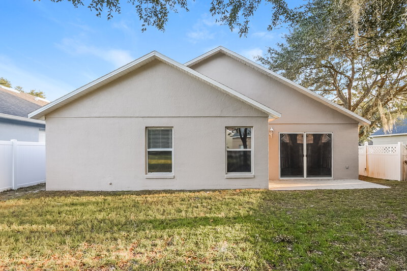 2,140/Mo, 13621 Meadowpark Ave Orlando, FL 32826 Rear View