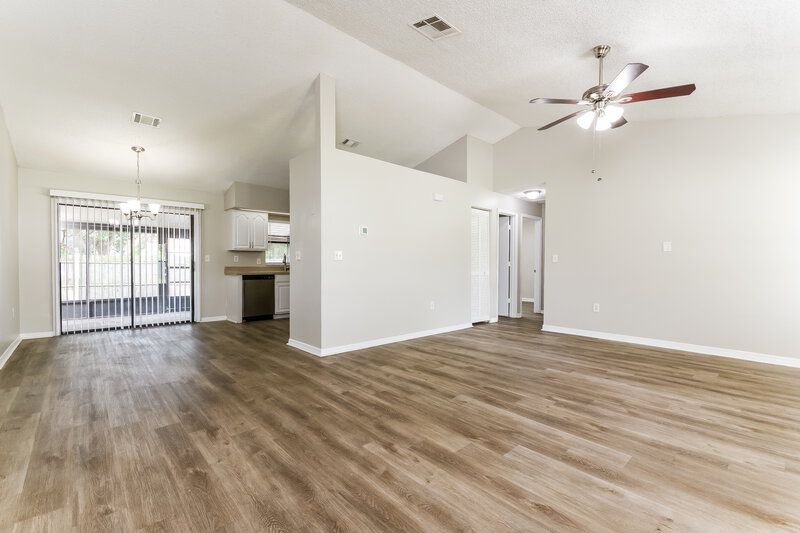 1,680/Mo, 610 N Delmonte Ct Kissimmee, FL 34758 Living Room View