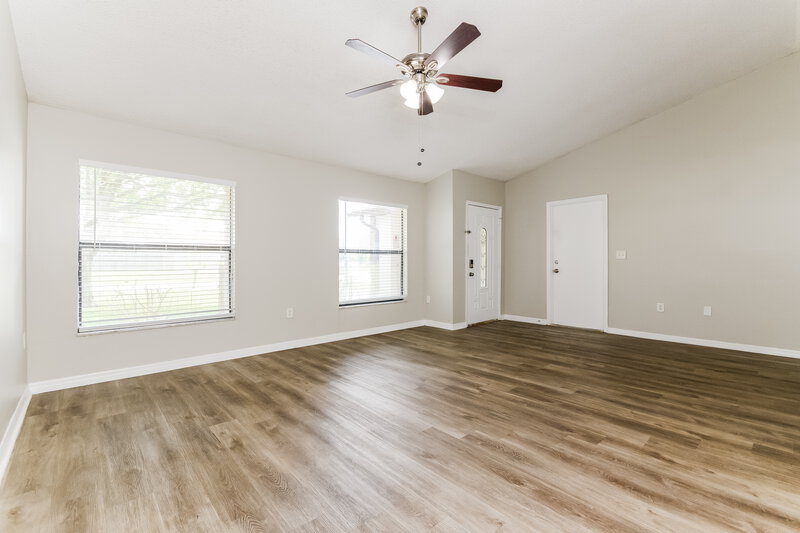 1,680/Mo, 610 N Delmonte Ct Kissimmee, FL 34758 Living Room View 2