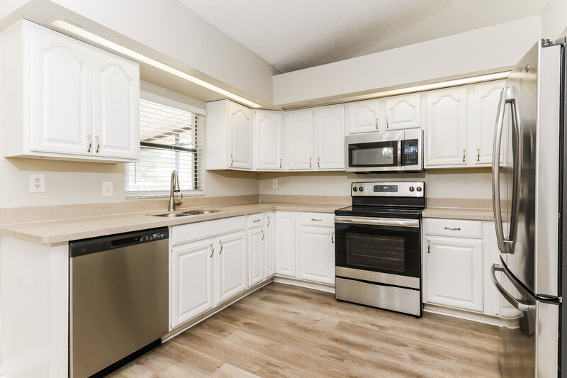 1,680/Mo, 610 N Delmonte Ct Kissimmee, FL 34758 Kitchen View