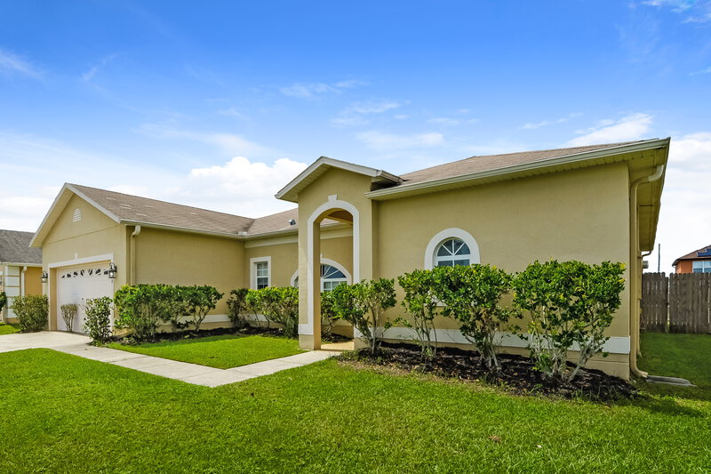 1,800/Mo, 430 Bloomfield Dr Kissimmee, FL 34758 Rear View