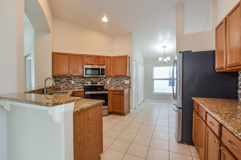 2,520/Mo, 231 Copper Oak Ct Apopka, FL 32703 Kitchen View