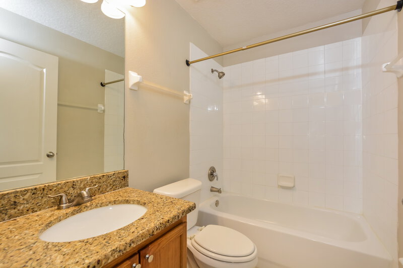 2,520/Mo, 231 Copper Oak Ct Apopka, FL 32703 Bathroom View