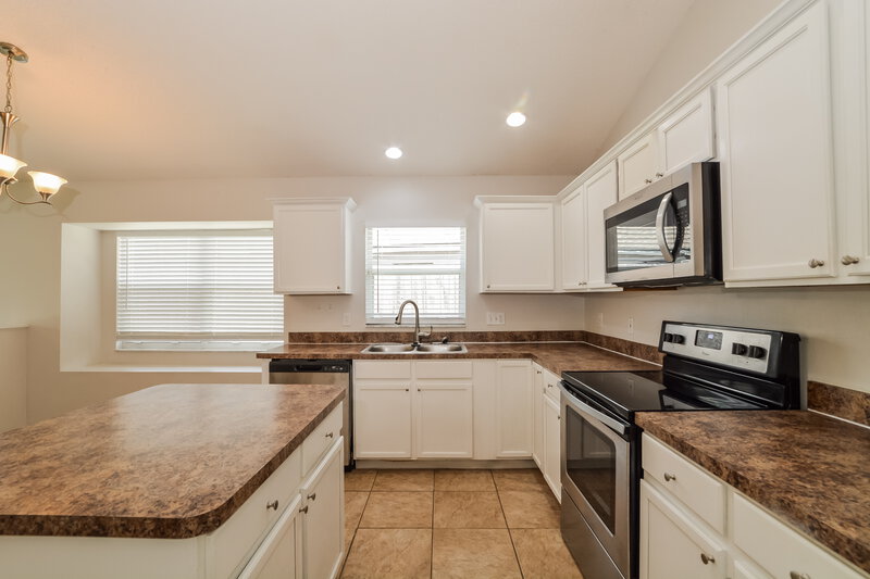 2,770/Mo, 539 Freeman St Longwood, FL 32750 Kitchen View