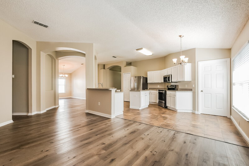 2,180/Mo, 25223 Ironwedge Dr Sorrento, FL 32776 Living Room View