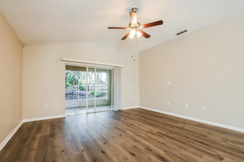 2,180/Mo, 25223 Ironwedge Dr Sorrento, FL 32776 Living Room View 3