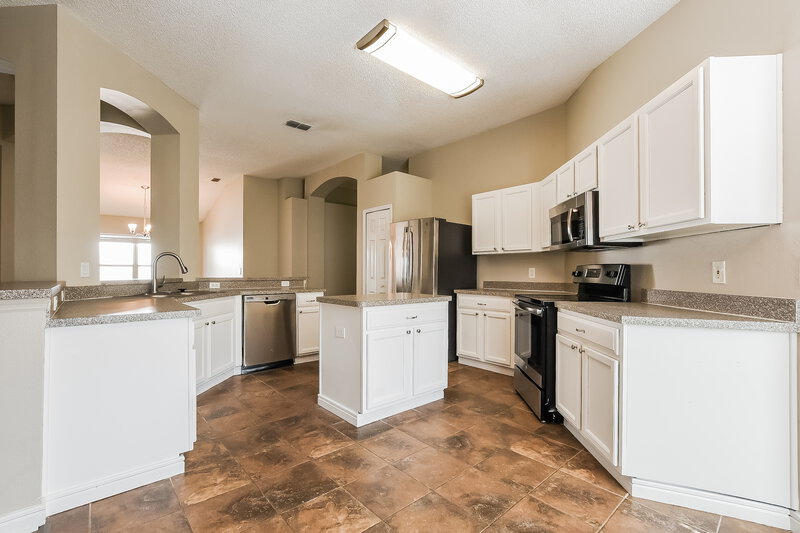 2,180/Mo, 25223 Ironwedge Dr Sorrento, FL 32776 Kitchen View