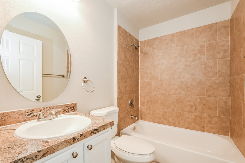2,180/Mo, 25223 Ironwedge Dr Sorrento, FL 32776 Bathroom View