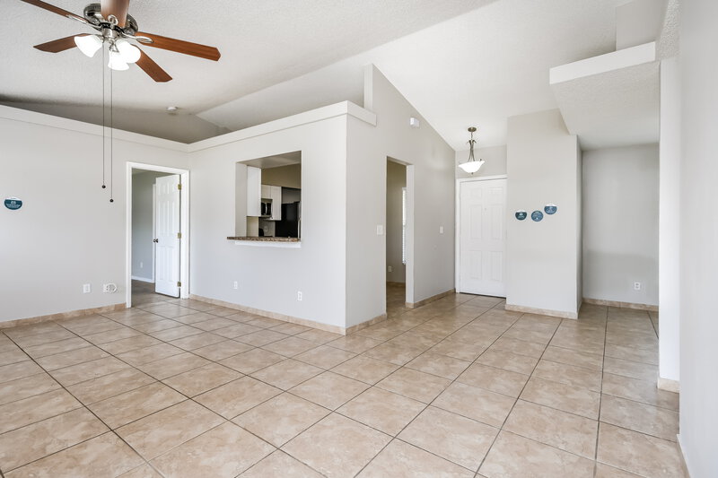 2,095/Mo, 15146 Margaux Dr Clermont, FL 34714 Living Room View