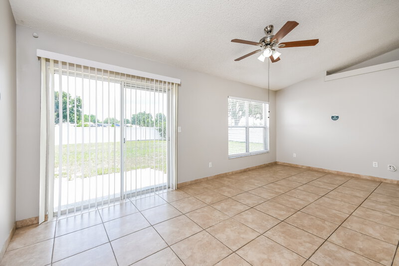 2,095/Mo, 15146 Margaux Dr Clermont, FL 34714 Living Room View 2