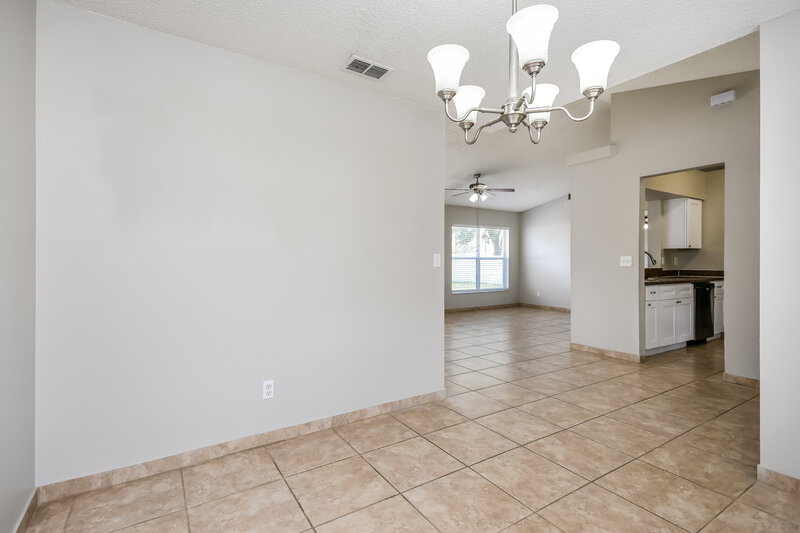 2,095/Mo, 15146 Margaux Dr Clermont, FL 34714 Dining Room View 2