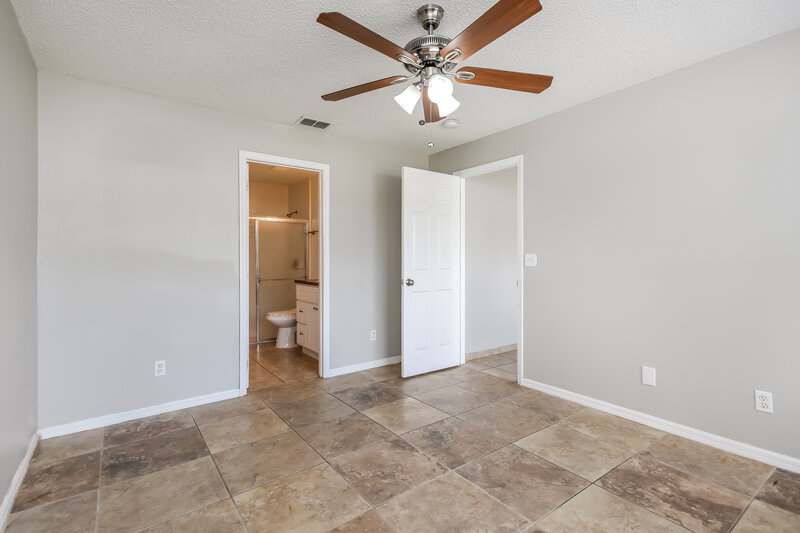 2,095/Mo, 15146 Margaux Dr Clermont, FL 34714 Main Bedroom View