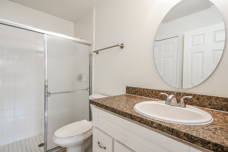 2,095/Mo, 15146 Margaux Dr Clermont, FL 34714 Main Bathroom View