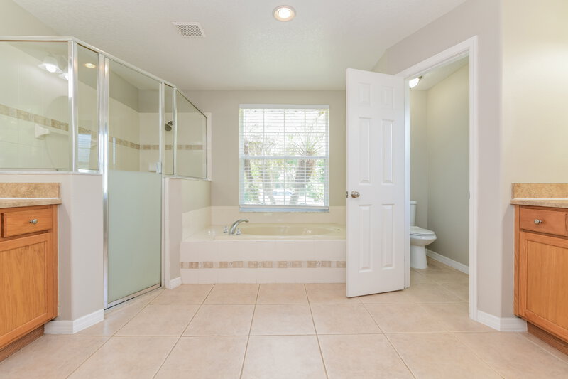 2,160/Mo, 4660 Huron Bay Circle Kissimmee, FL 34759 Main Bathroom View