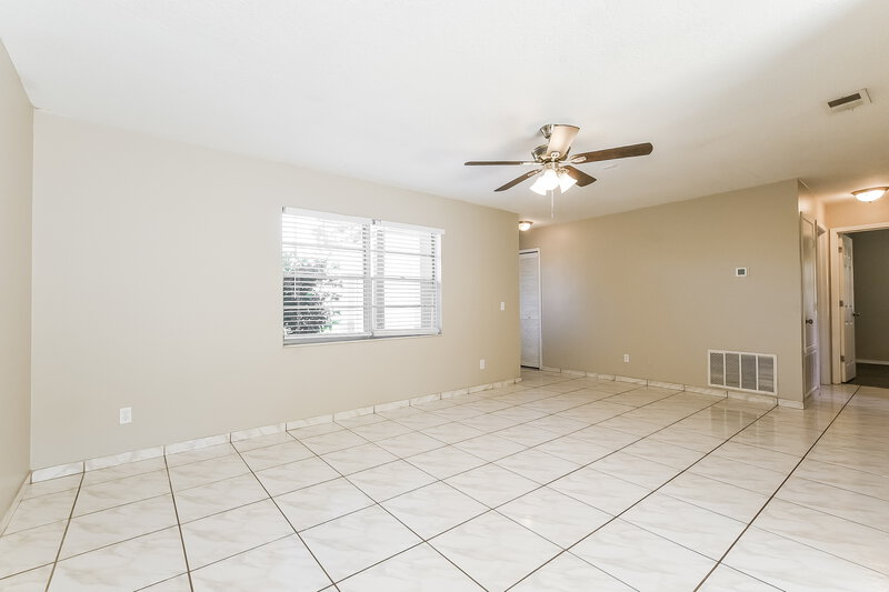 2,020/Mo, 1410 Orchid Ln Kissimmee, FL 34744 Living Room View 3
