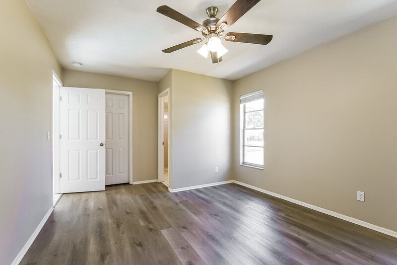 2,020/Mo, 1410 Orchid Ln Kissimmee, FL 34744 Main Bedroom View 2