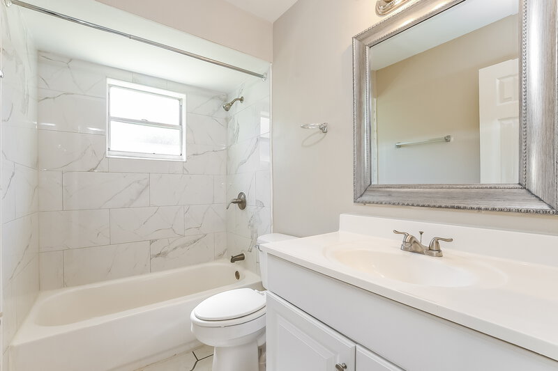 2,020/Mo, 1410 Orchid Ln Kissimmee, FL 34744 Bathroom View
