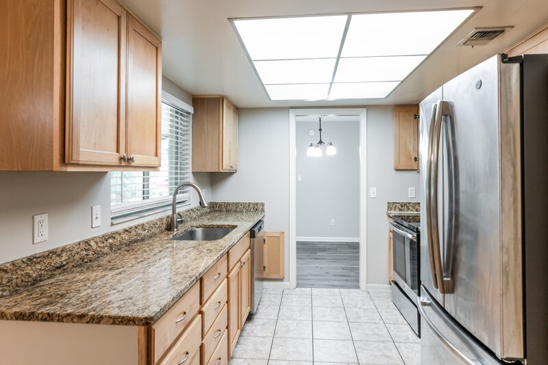 2,315/Mo, 2701 Kinnon Dr Orlando, FL 32817 Kitchen View 2