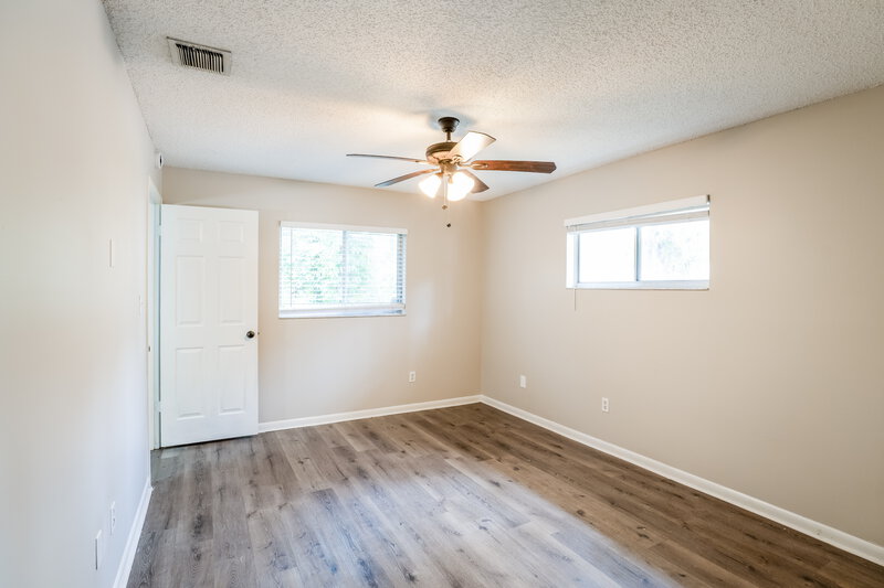 2,315/Mo, 2701 Kinnon Dr Orlando, FL 32817 Main Bedroom View 2