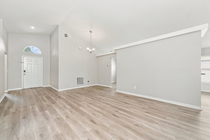 2,105/Mo, 3027 Eagle Crossing Dr Kissimmee, FL 34746 Living Room View 2