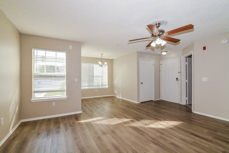 1,245/Mo, 2217 GRAND CAYMAN CT, Unit #1212 Kissimmee, FL 34741 Living Room View 2