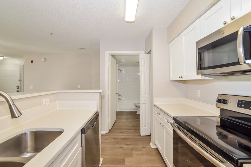 1,245/Mo, 2217 GRAND CAYMAN CT, Unit #1212 Kissimmee, FL 34741 Kitchen View