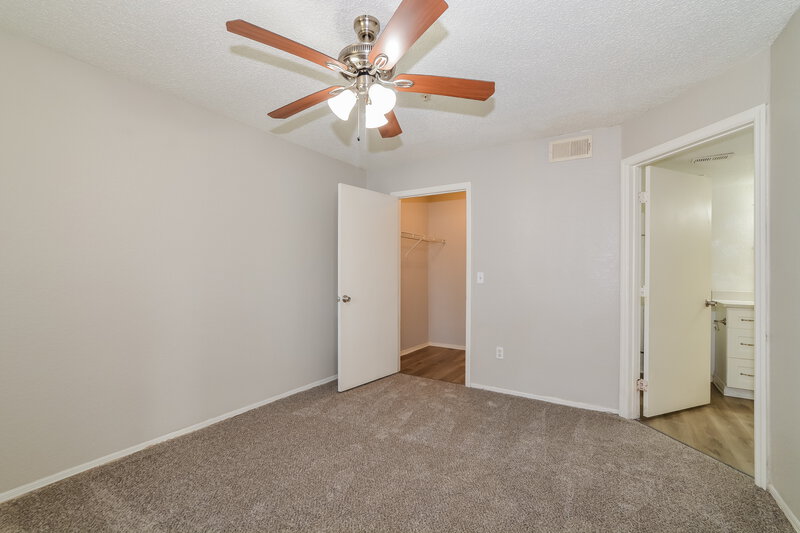 1,245/Mo, 2217 GRAND CAYMAN CT, Unit #1212 Kissimmee, FL 34741 Main Bedroom View 2