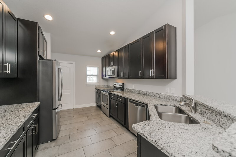 2,060/Mo, 1004 Dartmoor Pl Kissimmee, FL 34758 Kitchen View