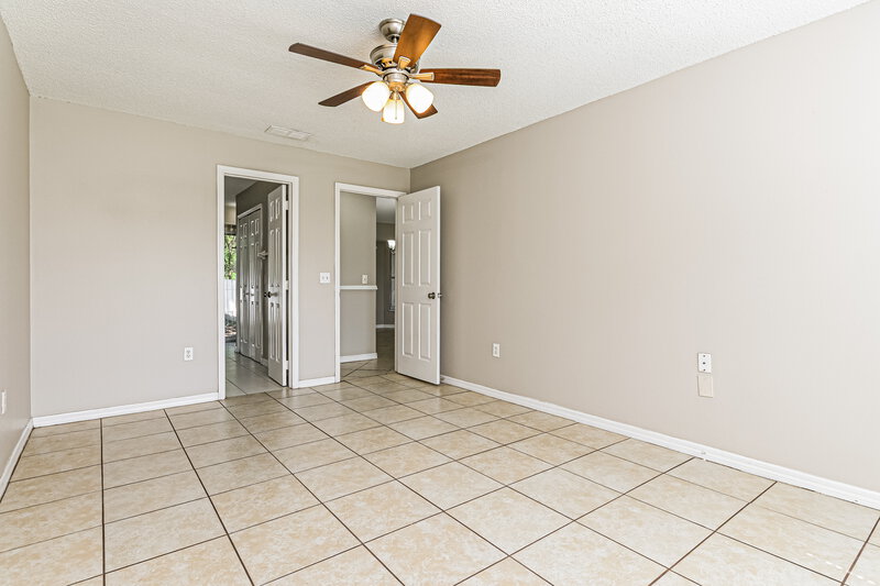 1,900/Mo, 103 Montclair Way Kissimmee, FL 34758 Main Bedroom View 2