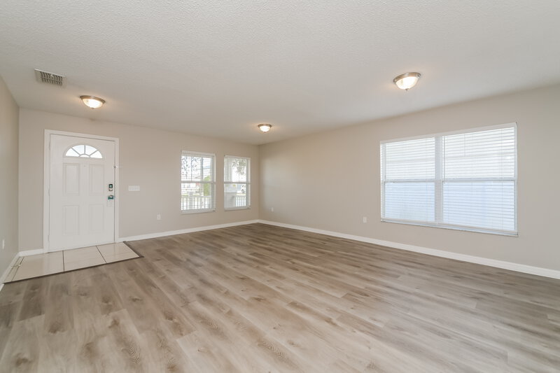 2,245/Mo, 4550 Ross Lanier Ln Kissimmee, FL 34758 Living Room View 2