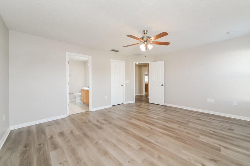 2,245/Mo, 4550 Ross Lanier Ln Kissimmee, FL 34758 Main Bedroom View 2