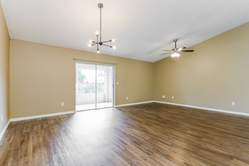 1,965/Mo, 547 Brentford Ct Kissimmee, FL 34758 Living Room View 2